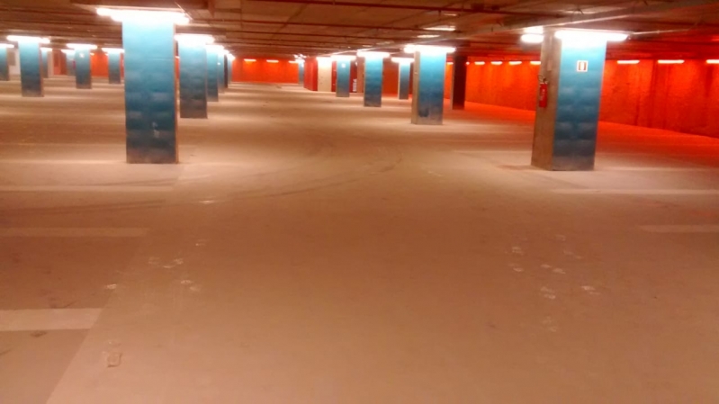 Limpeza de Garagem Orçamento Próximo ao Metrô Santos-Imigrantes - Limpeza Garagem